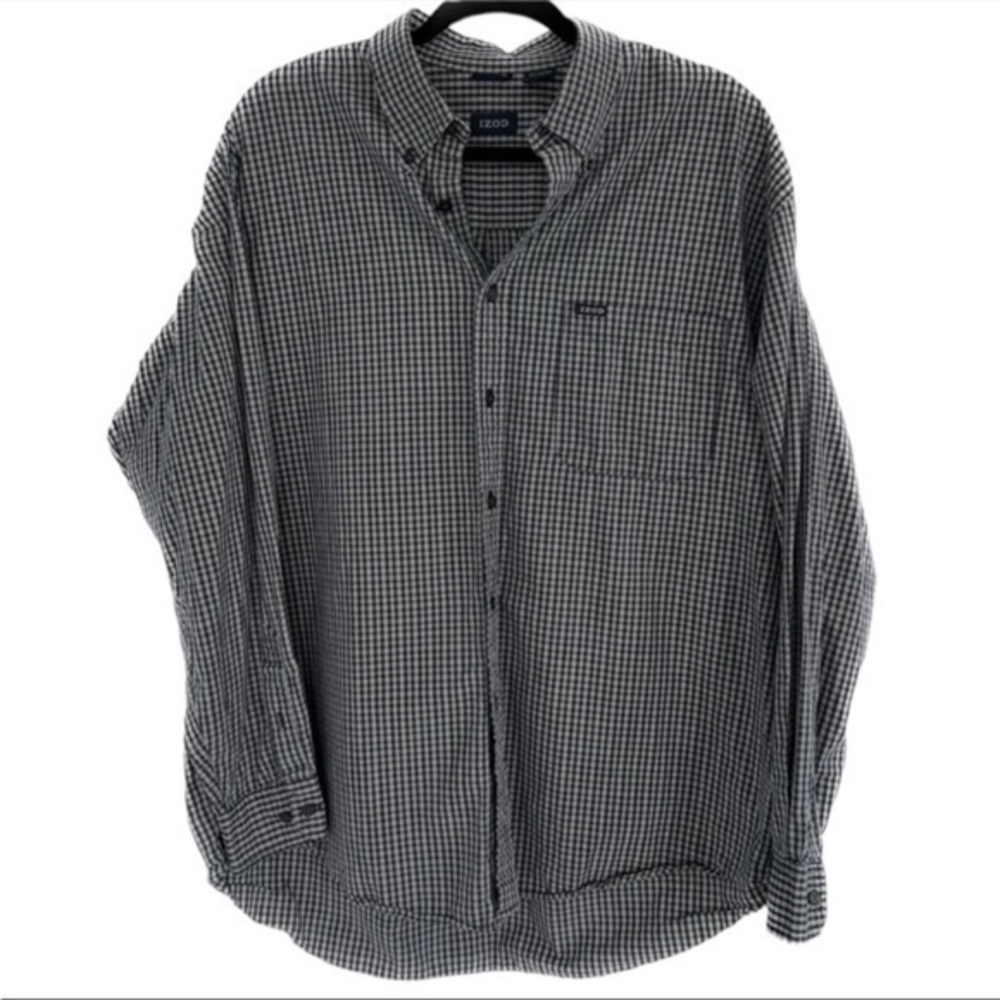 IZOD Men's plaid button down EUC size large. Spare buttons attached. 100% cotton